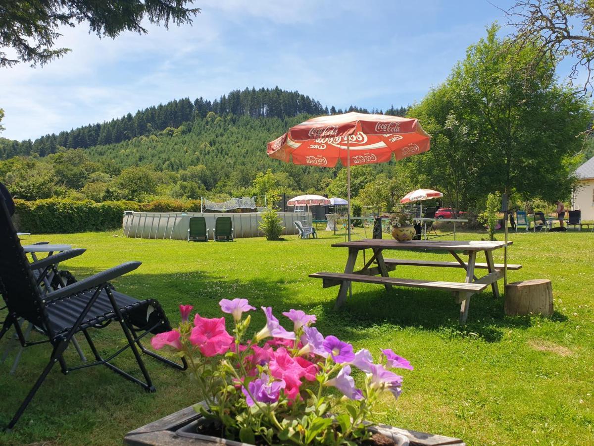 De Oude Pastorie Bed & Breakfast La Celle-En-Morvan Dış mekan fotoğraf