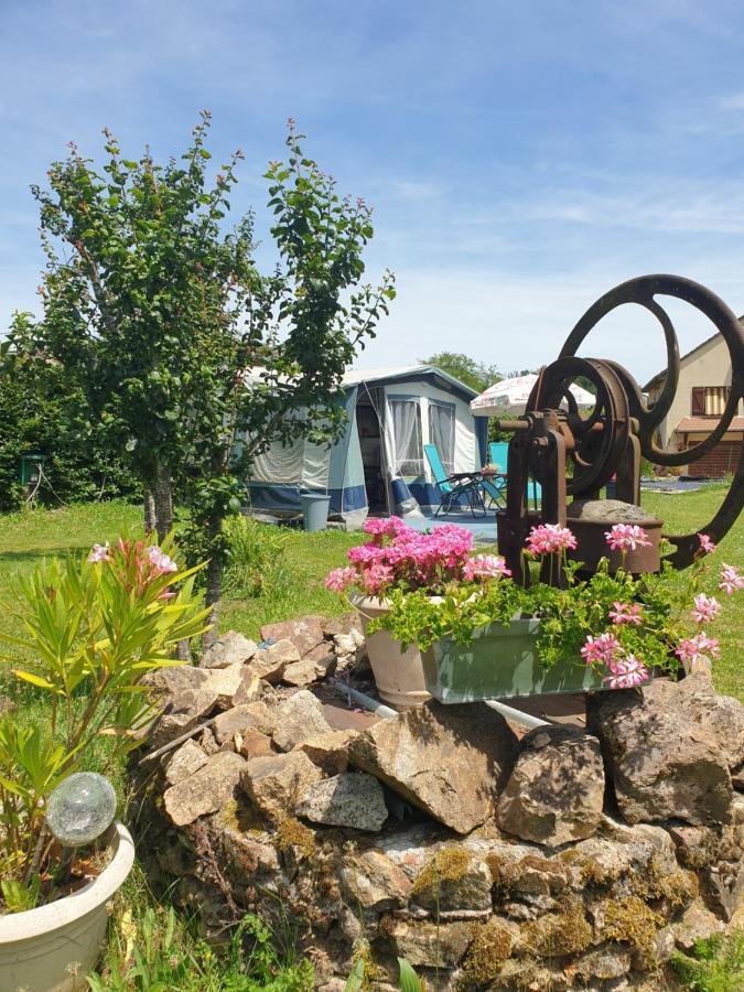 De Oude Pastorie Bed & Breakfast La Celle-En-Morvan Dış mekan fotoğraf